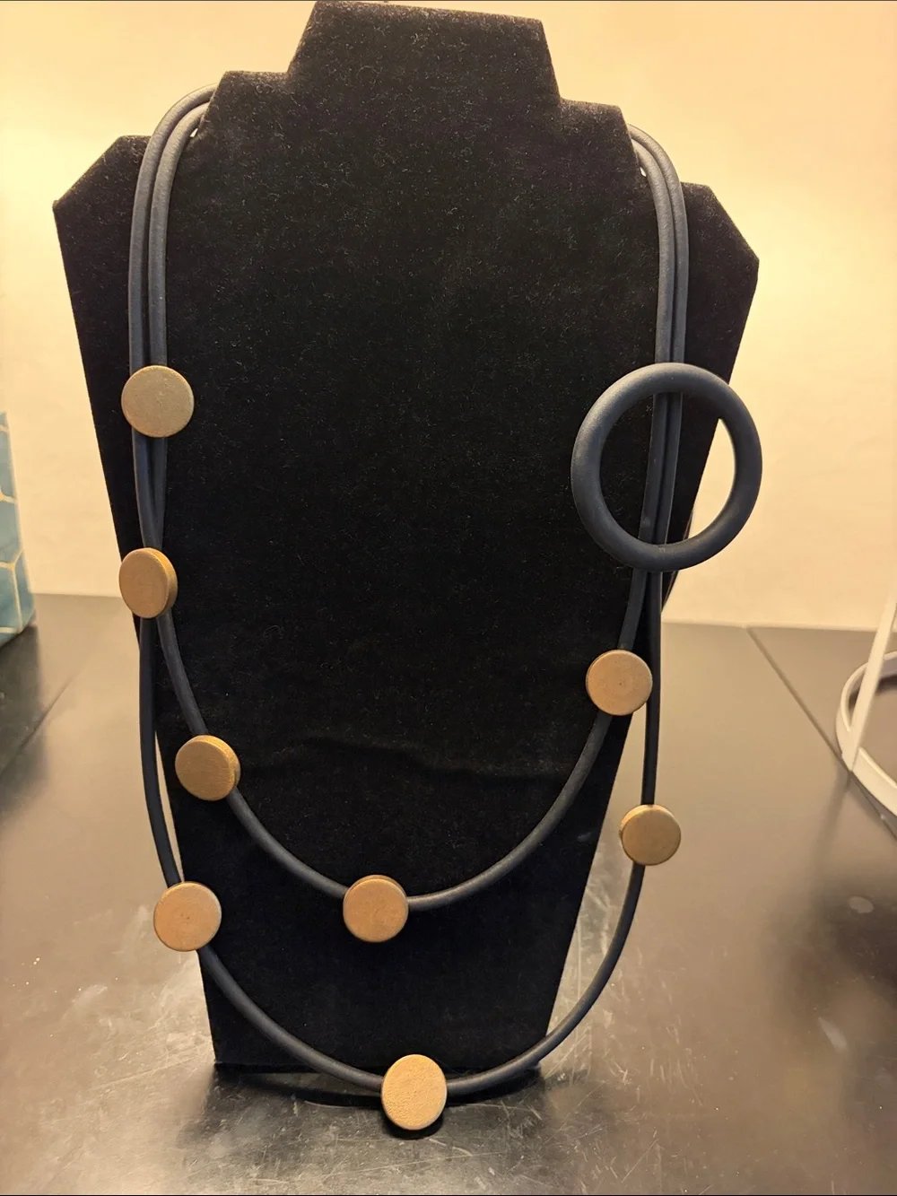 Modern Black and Gold Disc Rubber Necklace - Women Jewelry